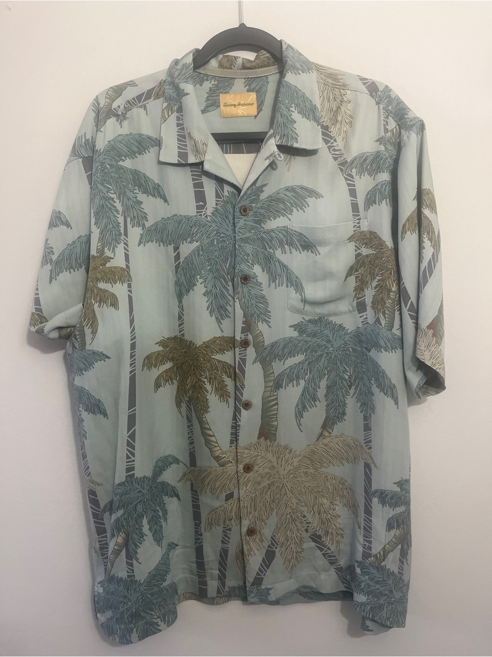 Vintage Tommy Bahama Light Blue Palm Print Short Sleeve Button-Down 100% Silk
